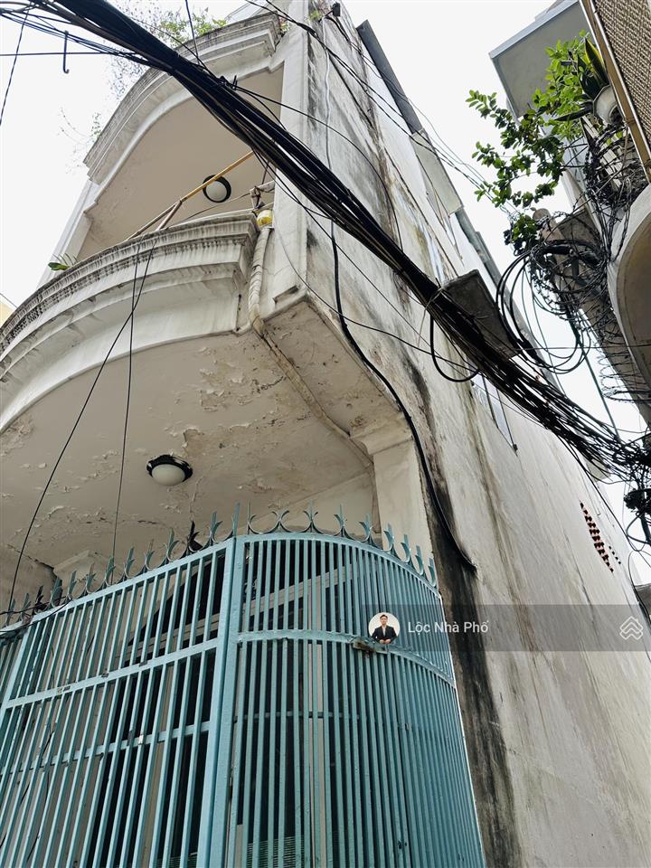 Bán gấp nhà cmt8, 32m2, chỉ 3.xx