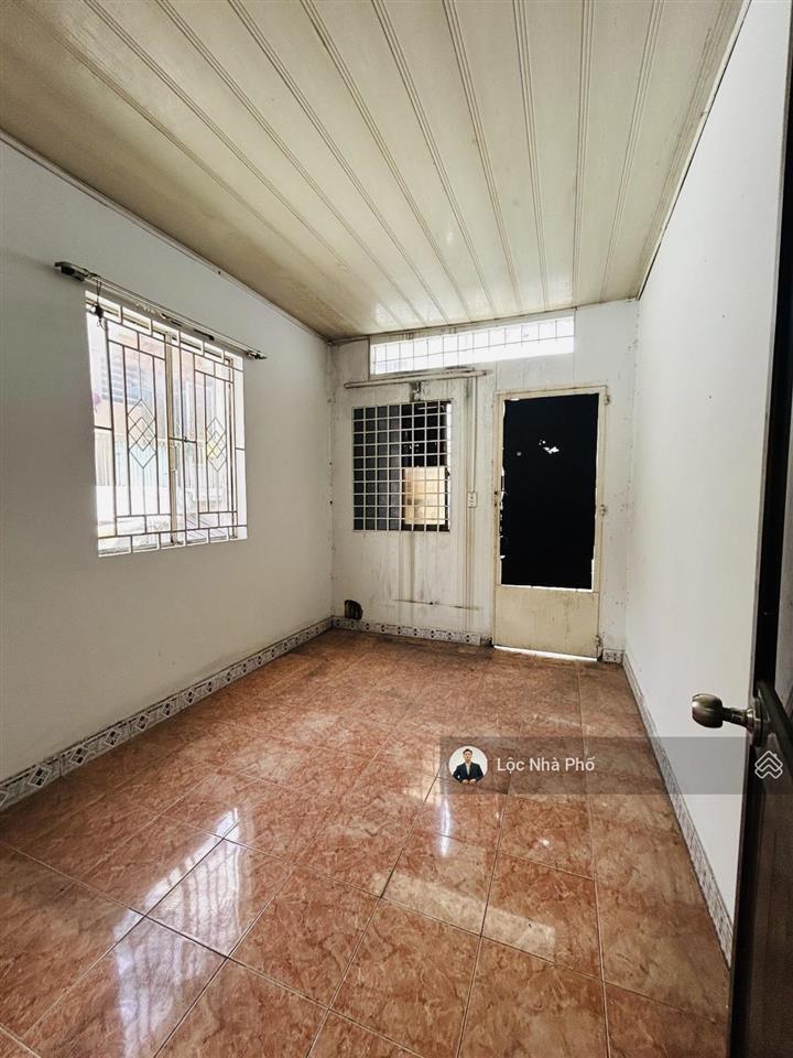 Bán gấp nhà cmt8, 32m2, chỉ 3.xx