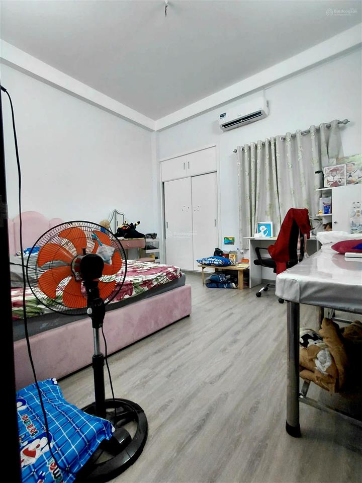 Lạc long quân  dt khủng 74m2  gần nhà thờ phú trung  3 tầng  đã hoàn công  chủ gấp bán chỉ 8x