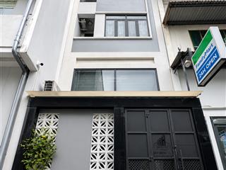 Hxh âu cơ  50m2 hoàn công hết  5 tầng  tặng full nội thất  chủ bán giải quyết công việc chỉ 9x