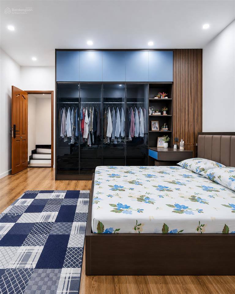Hxh âu cơ  50m2 hoàn công hết  5 tầng  tặng full nội thất  chủ bán giải quyết công việc chỉ 9x
