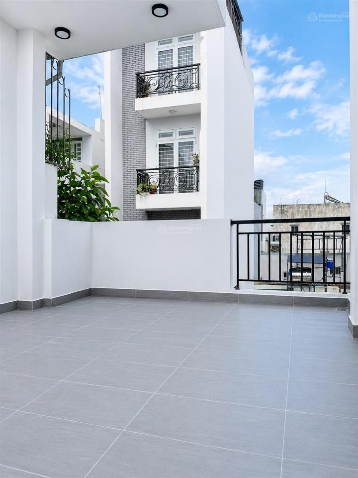 Nhà mặt tiền p.12  dt khủng 62m2 3 tầng hoàn công  ga metro nguyễn hồng đào  chủ ngộp chỉ 10.9tỷ