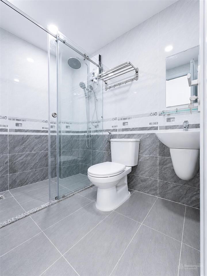 Nhà mặt tiền p.12  dt khủng 62m2 3 tầng hoàn công  ga metro nguyễn hồng đào  chủ ngộp chỉ 10.9tỷ