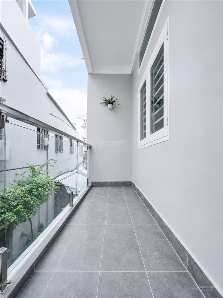 Hxh đậu p.10 tân bình  dt 42m2  2 tầng  4.2x9 hoàn công đủ  nhà mới chưa kịp ở phải bán chỉ 5x