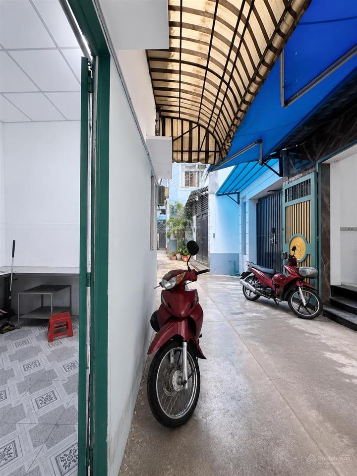 Kế bên phú thọ dt khủng 40m2 4.8tỷ  trước nhà 4 mét  tiện xây chdv  1 căn ra hẻm xe tải thông