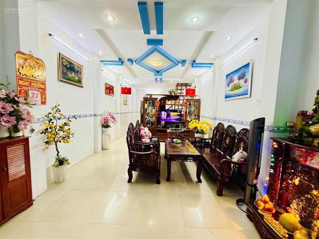 Dt khủng 64m2  khu bàu cát  6,89 tỷ  hẻm thông  oto đậu  chủ bán gấp đi mỹ