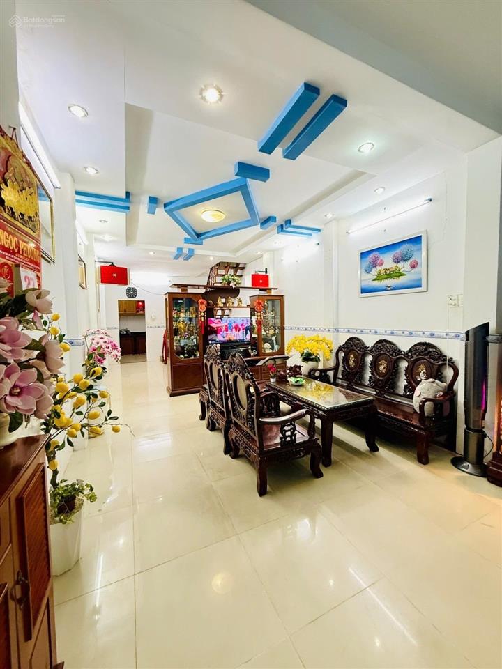 Dt khủng 64m2  khu bàu cát  6,89 tỷ  hẻm thông  oto đậu  chủ bán gấp đi mỹ