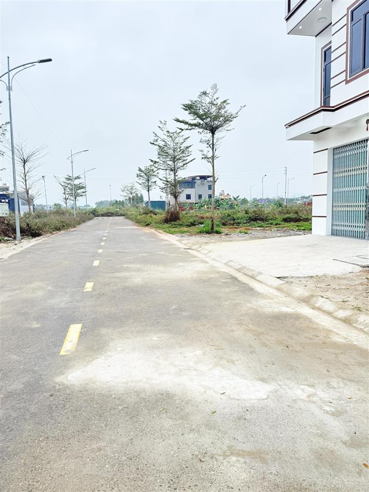 Bán đất đấu giá quang thịnh, lạng giang, bắc giang. 90m2  mặt tiền 6m. giá 1,3 tỷ