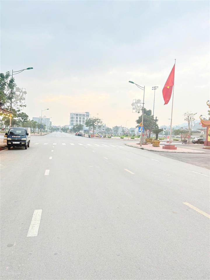 Bán đất kđt gwin yên dũng, bắc giang . dt 120m2  mt 5m. đường 24m, kinh doanh bất chấp. giá 4,4 tỷ