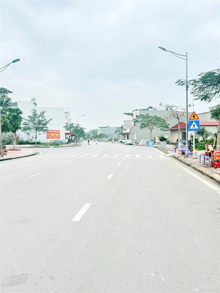 Bán đất kđt gwin yên dũng, bắc giang . dt 120m2  mt 5m. đường 24m, kinh doanh bất chấp. giá 4,4 tỷ