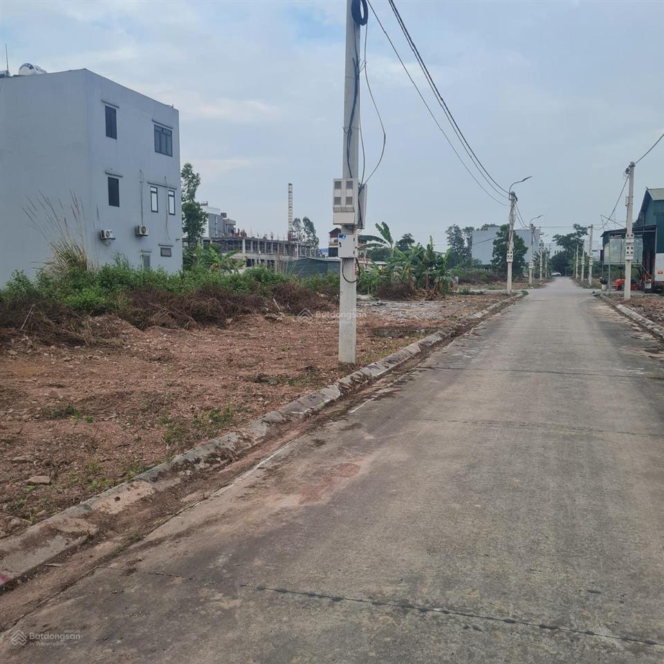 Bán đất khu đô thị dịch vụ nội hoàng, yên dũng, bắc giang. 72m2, mt 4,5m. đường 12m. giá 2,5 tỷ