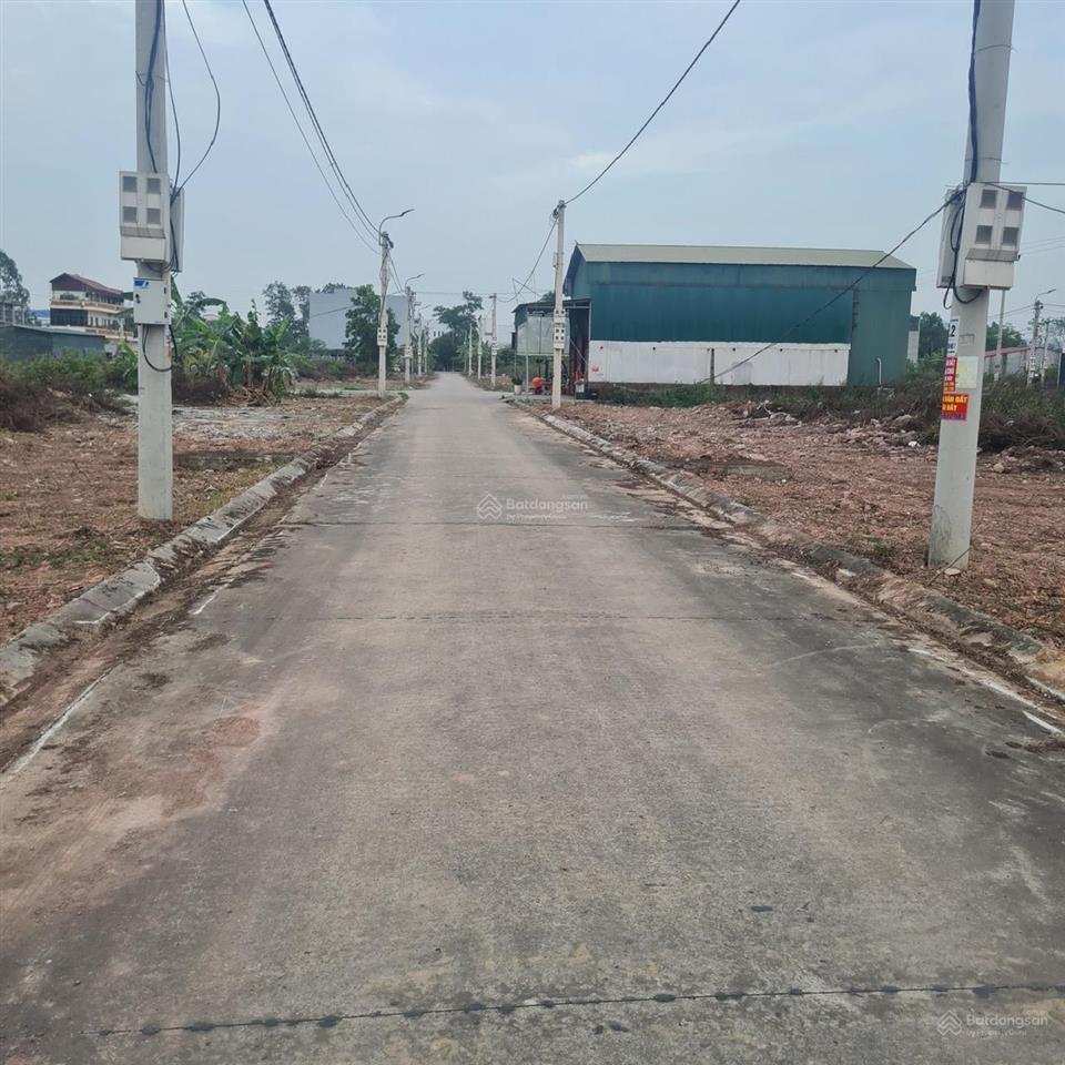 Bán đất khu đô thị dịch vụ nội hoàng, yên dũng, bắc giang. 72m2, mt 4,5m. đường 12m. giá 2,5 tỷ