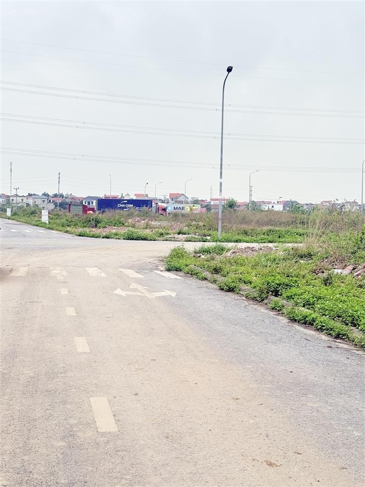 Đất phùng hưng, tư mại, yên dũng, bắc giang. 90 m2 mt5m. đường 16,5m. giá 3,1 tỷ
