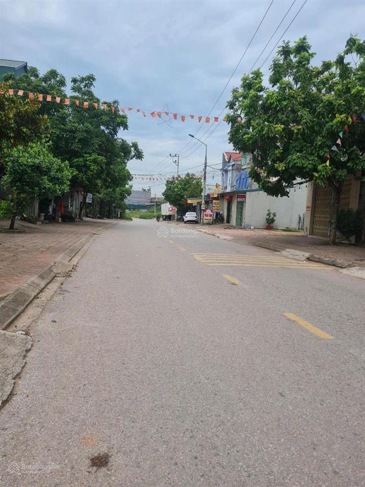 Lô đất mặt quốc lộ 37  thị trấn kép, lạng giang. 70m2  mt 5m. giá 1,1 tỷ