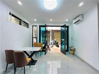 Kim giang 35m x 4 tầng. 50m ra ô tô. ngõ thông. nhà đẹp full nội thất ở luôn. giá 8 tỷ hơn.