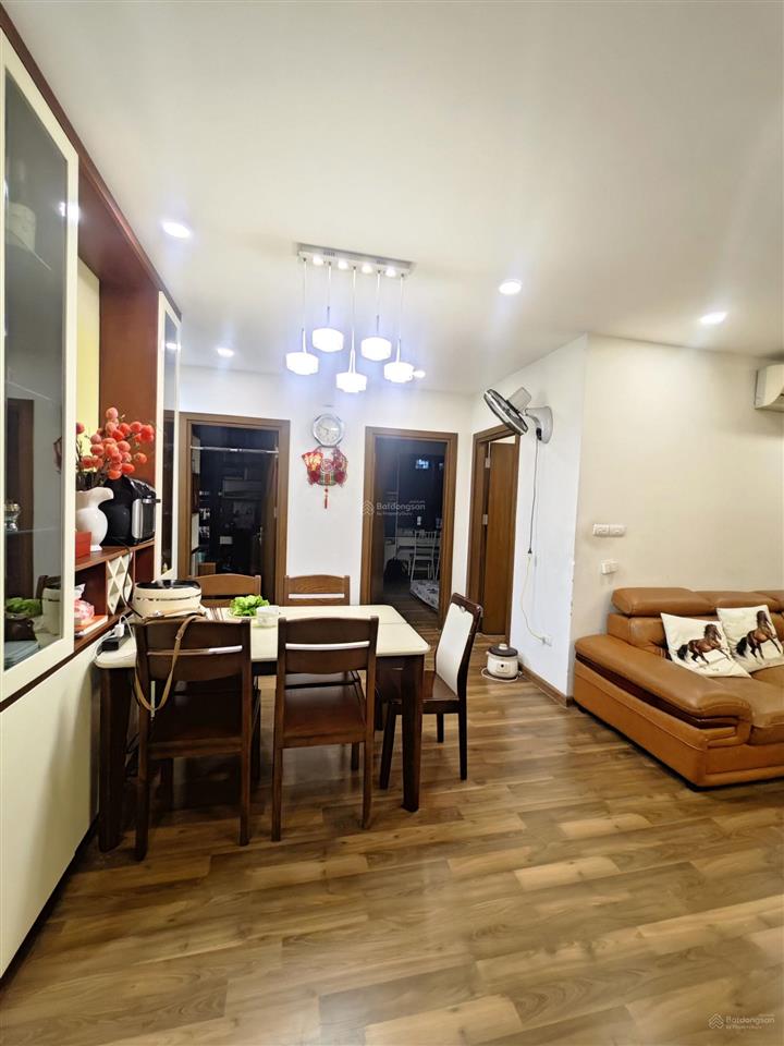 Căn hộ goldmark city 94m2 3 ngủ 2 wc. căn góc. tầng cao. giá 8 tỷ hơn. có slot ô tô.  0989 388 ***