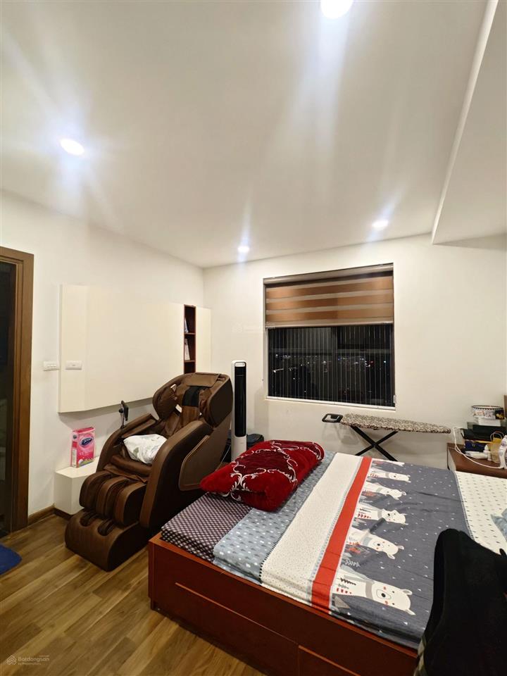 Căn hộ goldmark city 94m2 3 ngủ 2 wc. căn góc. tầng cao. giá 8 tỷ hơn. có slot ô tô.  0989 388 ***