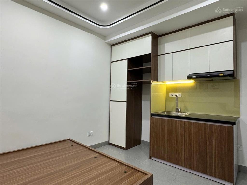 Vũ trọng phụng  nhà lô góc  cách mặt phố 30m ngõ thông kinh doanh. nhà 5t 1 tum.  0989 388 ***