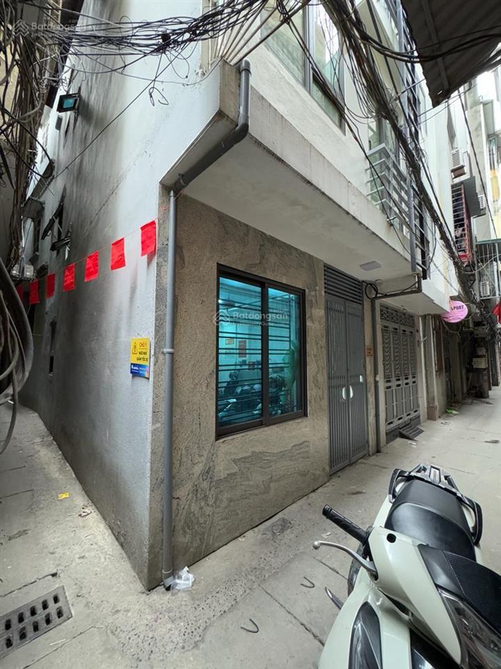 Vũ trọng phụng  nhà lô góc  cách mặt phố 30m ngõ thông kinh doanh. nhà 5t 1 tum.  0989 388 ***