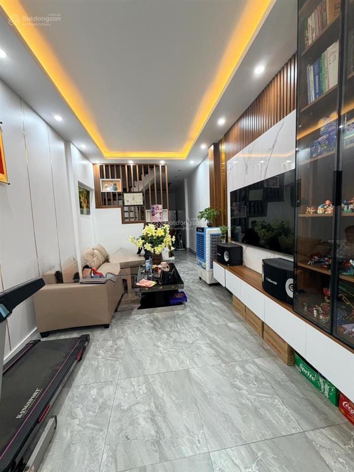 Vũ hữu dân xây đẹp ở luôn. 20m ra mặt phố. diện tích 42m x 4 tầng. tặng nội thất xịn.