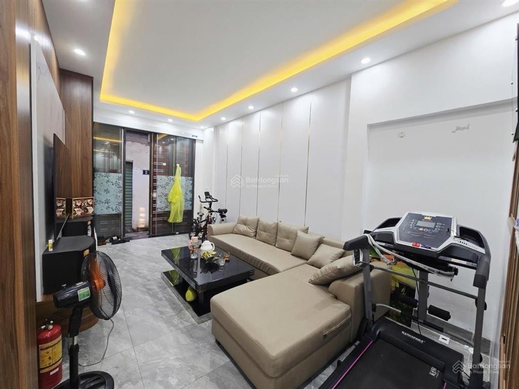 Vũ hữu dân xây đẹp ở luôn. 20m ra mặt phố. diện tích 42m x 4 tầng. tặng nội thất xịn.