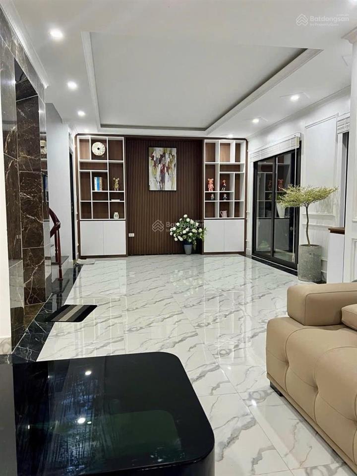 Phân lô ô tô vào nhà tại hoàng đạo thành  kim giang 6 tầng thang máy. giá 17 tỷ.  0989 388 ***