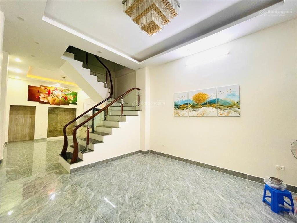 Tô vĩnh diện 59m x 4 tầng. mt4.3m. cách ô tô tránh 15m. nhà đẹp ở luôn. giá 14 tỷ hơn.