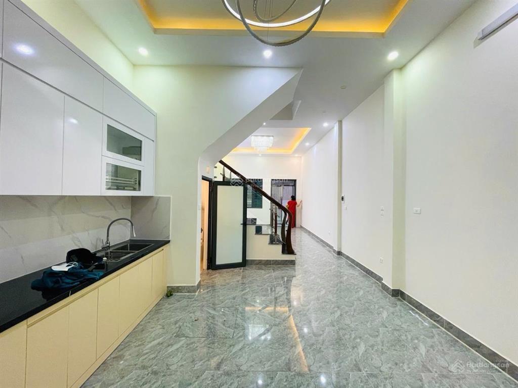 Tô vĩnh diện 59m x 4 tầng. mt4.3m. cách ô tô tránh 15m. nhà đẹp ở luôn. giá 14 tỷ hơn.