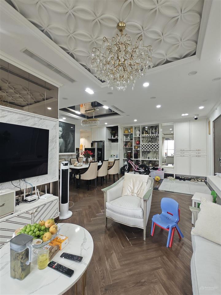 Căn hộ stella garden 112m, 3 ngủ, 2 vệ sinh. nội thất đẳng cấp trị giá. tặng 60% nội thất.