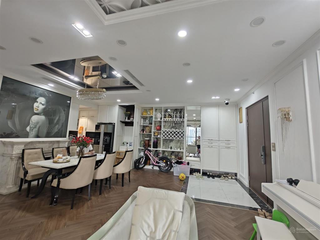 Căn hộ stella garden 112m, 3 ngủ, 2 vệ sinh. nội thất đẳng cấp trị giá. tặng 60% nội thất.