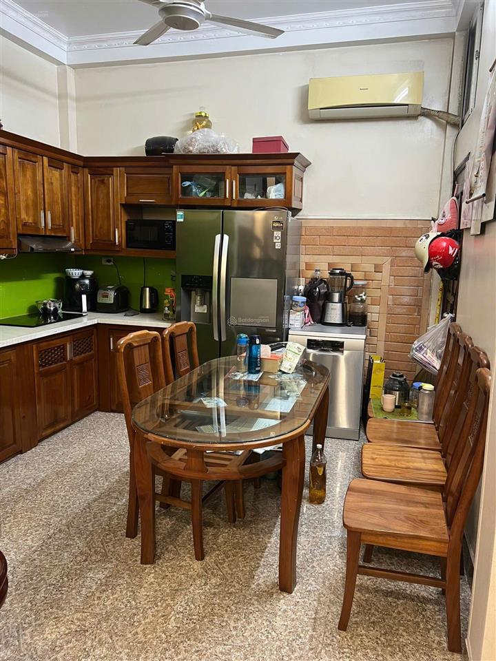 Tô vĩnh diện ô tô vào nhà 42m x 4 tầng. nhà dân xây ở ngay. mặt ngõ kinh doanh. giá 17 tỷ