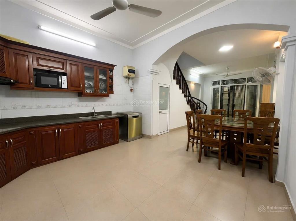 Nhà ngõ 192 kim giang. diện tích 57m2. hai thoáng trước sau. dân xây. giá đẹp 12 tỷ hơn