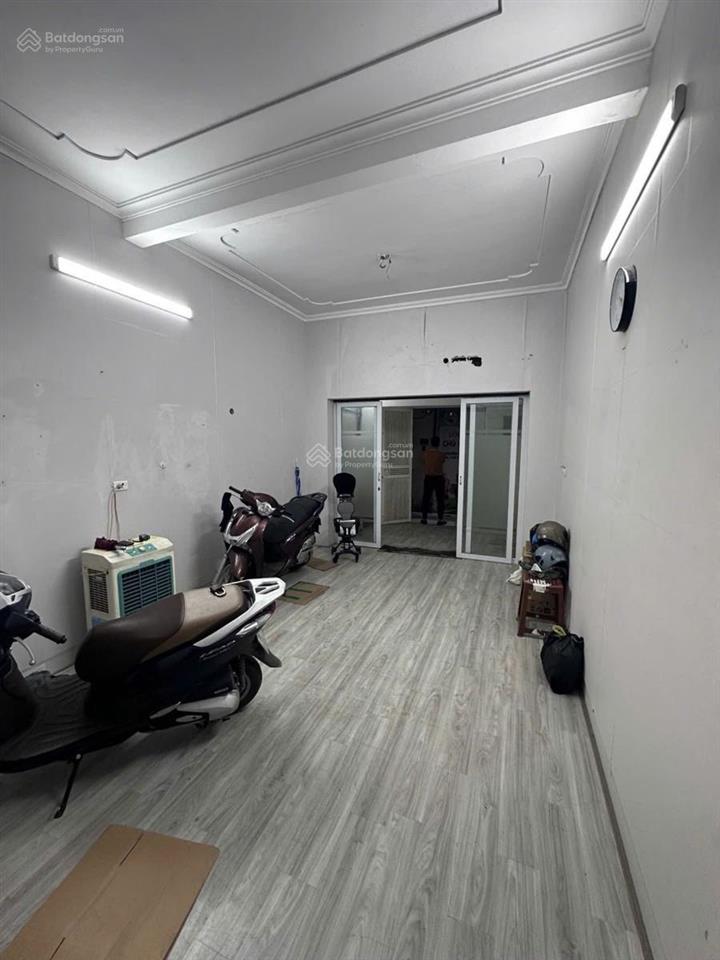 Vũ trọng phụng diện tích 55m2 mặt tiền 4,1m 2 thoáng. mặt ngõ thông cách mặt phố 10m. giá 13 tỷ hơn