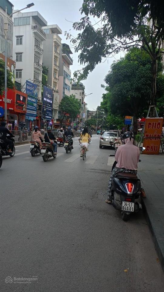 Vũ trọng phụng diện tích 55m2 mặt tiền 4,1m 2 thoáng. mặt ngõ thông cách mặt phố 10m. giá 13 tỷ hơn