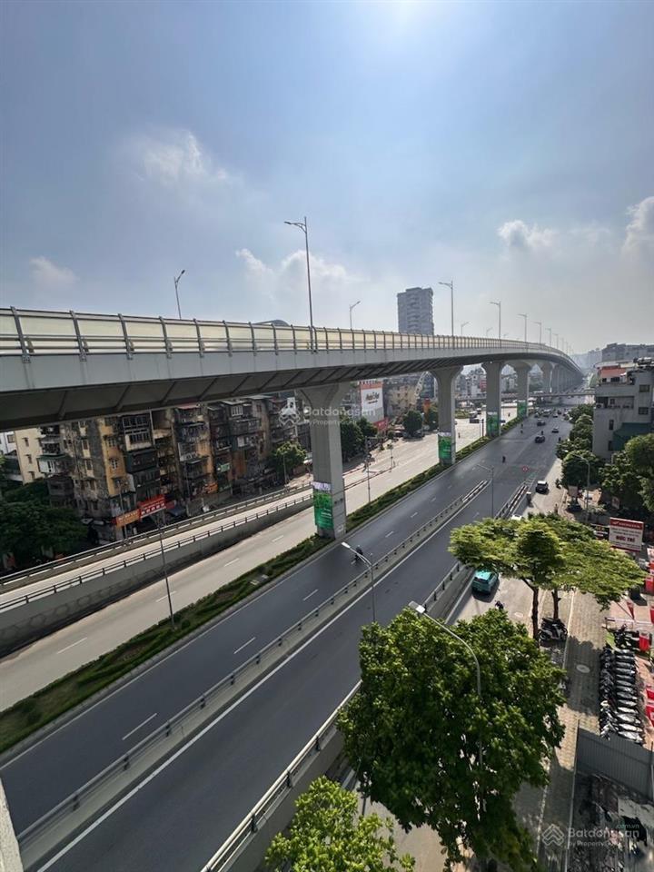 Mặt phố trường chinh 196m mặt tiền 7.5m xây building quá đẹp. giá 270tr/m.  ms. diệp 0989 388 ***