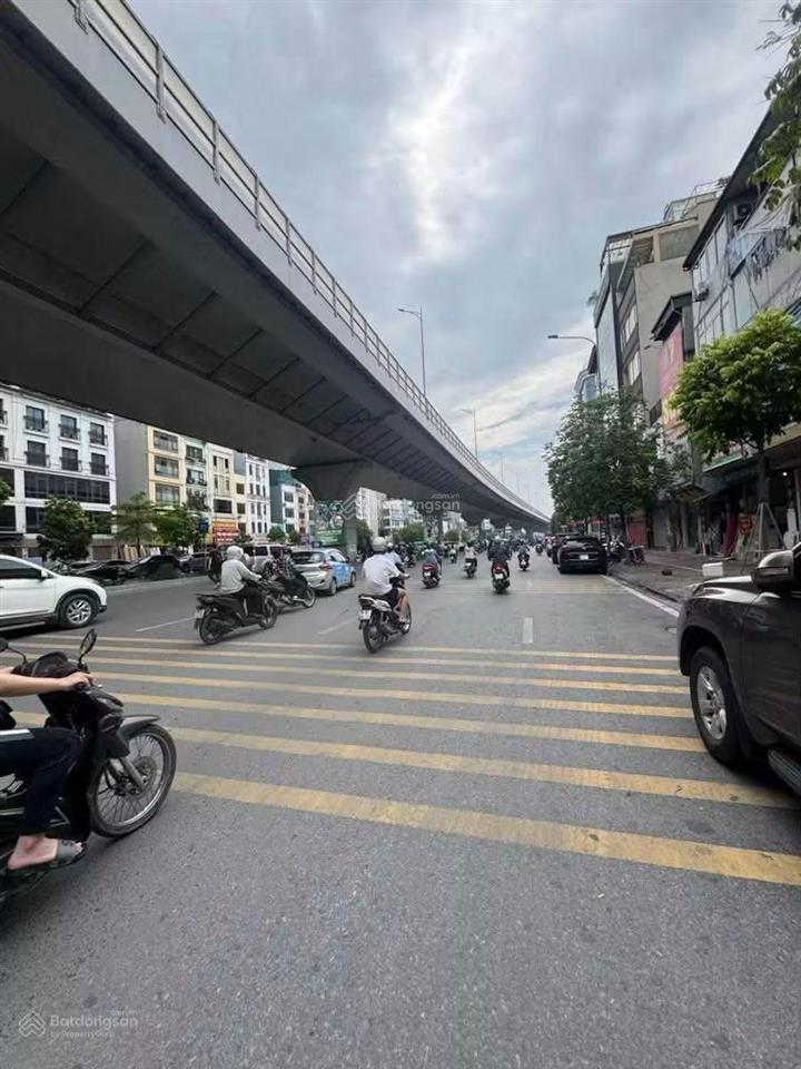 Mặt phố trường chinh 196m mặt tiền 7.5m xây building quá đẹp. giá 270tr/m.  ms. diệp 0989 388 ***