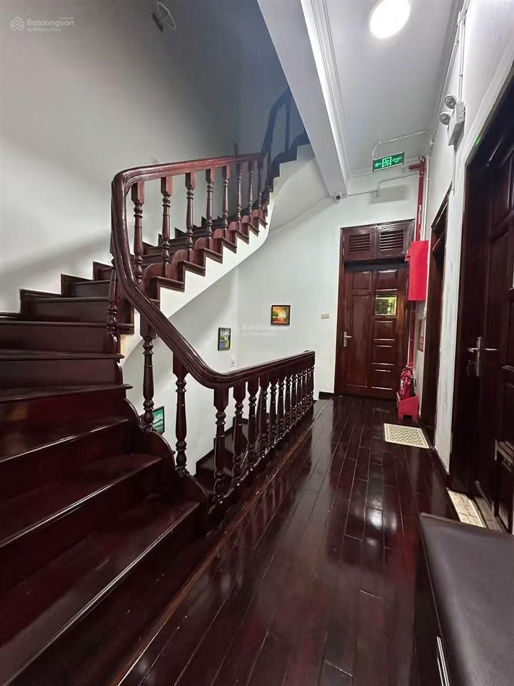 Mặt phố trung kính giá tốt 100m mặt tiền 5.5m x 5 tầng. giá 60 tỷ.  0989 388 ***.