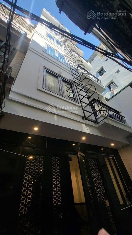 Căn hộ dịch vụ trung tâm đống đa  diện tích 95m2x8tầng. mt 5.5m. tổng 19p khép kín. giá 205tr/m2