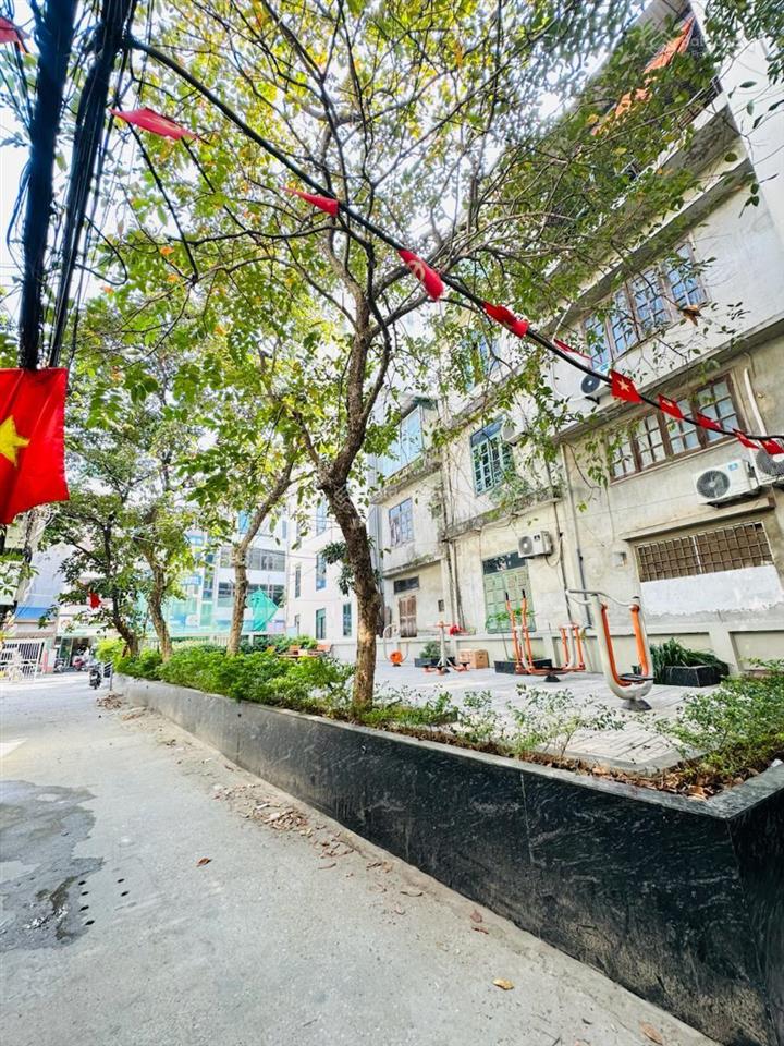 Trường chinh đất lô góc chỉ cách phố, ô tô 20m mặt tiền lô góc 27m. giá tốt.