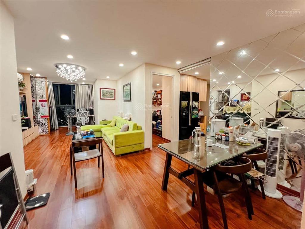 Chung cư fafilm  hàng xóm royal city. diện tích 96m², 2 ngủ, 2 vs, có thể cải tạo 3 ngủ. giá tốt