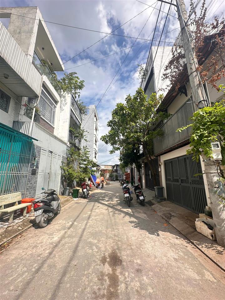 Hiếm có tam bình đất đẹp hẻm xe hơiô tô đậu trước đấtkdc dân trí caoxây dựng cao tầng