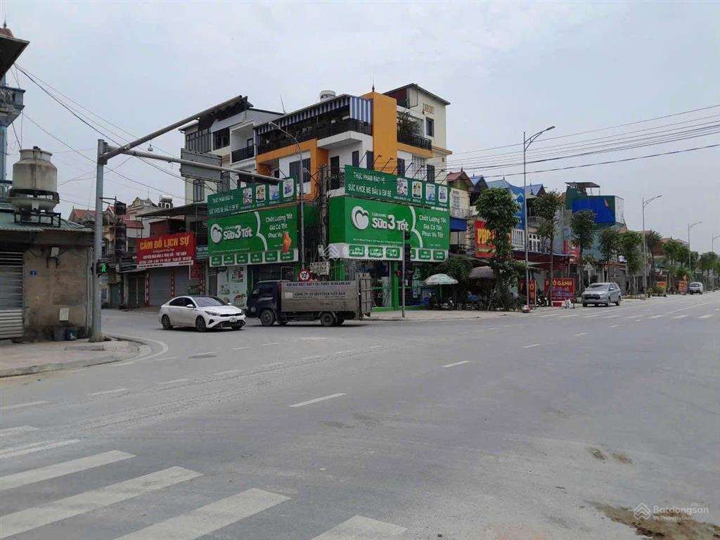 Fo gốc quéo giá tốt nhất khu vực. diện tích 73,8m, mặt tiền 5m, vỉa hè rộng, ô tô tránh,