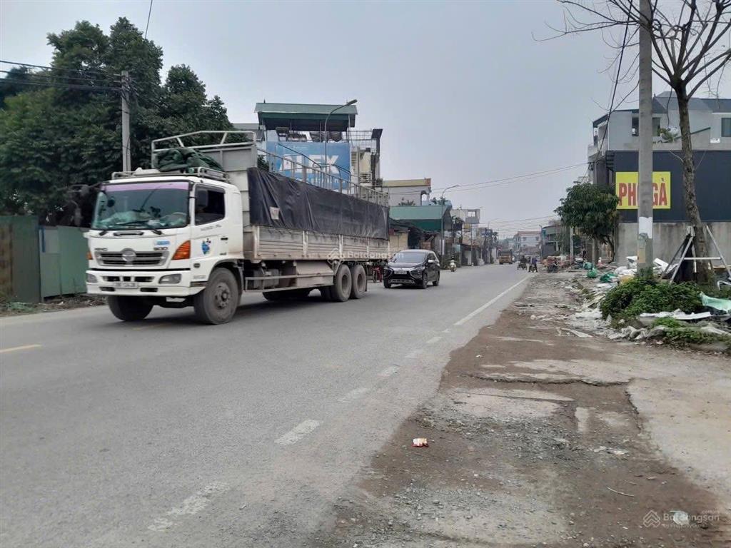 Fo gốc quéo giá tốt nhất khu vực. diện tích 73,8m, mặt tiền 5m, vỉa hè rộng, ô tô tránh,