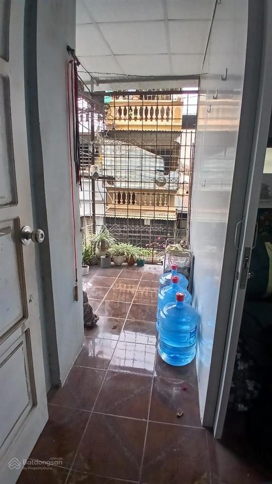 Em cần bán căn tập thể kim liên sổ to 56m2/75m2  mặt phố ô tô lô góc  nhà nguyên bản!