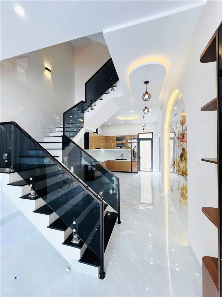 Bán nhà mặt tiền 4 tầng hà thanh đống đa phường quy nhơn , 84m2 , giá 5 tỷ 5zz, gần đồng gia viên