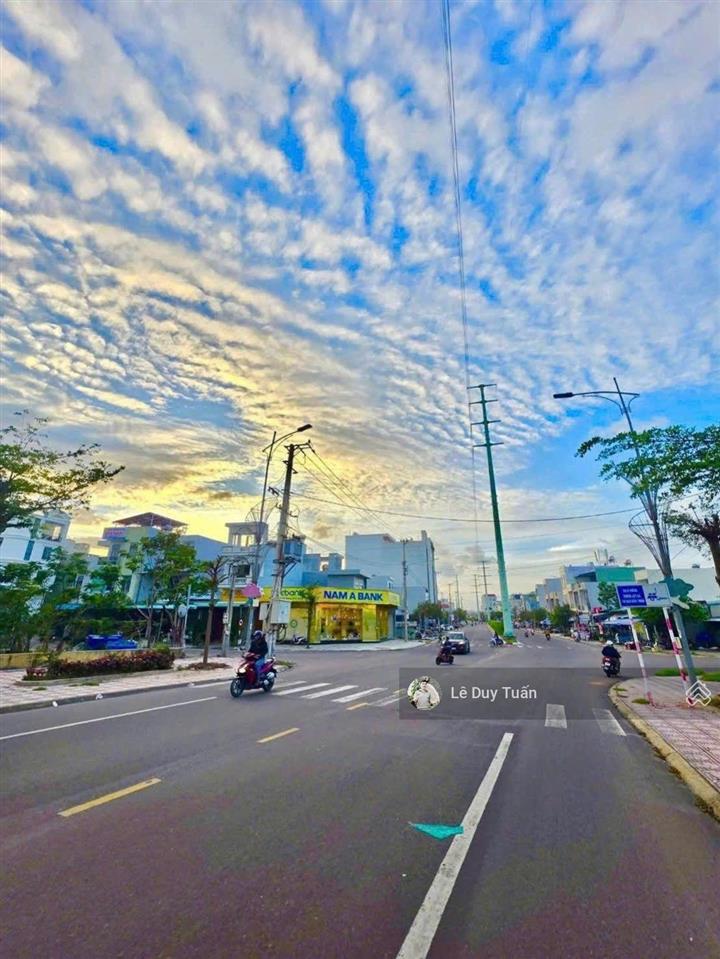 Bán nhà mặt tiền lê thanh nghị, view công viên quy nhơn 80m giá chỉ 4 tê xxz, ngang4m lộ giới 12m