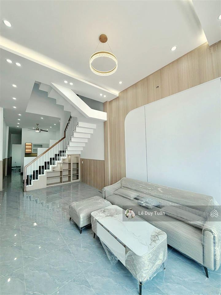 Nhà bán bán nhà 2 tầng mặt tiền trần hưng đạo gần biển hải cảng quy nhơn, dt 62m2, nội thất