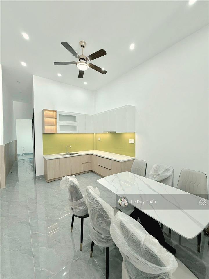 Nhà bán bán nhà 2 tầng mặt tiền trần hưng đạo gần biển hải cảng quy nhơn, dt 62m2, nội thất