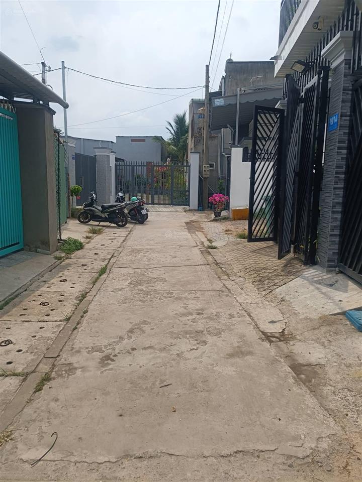 Bán nhà giá rẻ gần chợ tương bình hiệp. tp thủ dầu một cũ. nay là chánh hiệp, tp hcm. 5,2x14m.