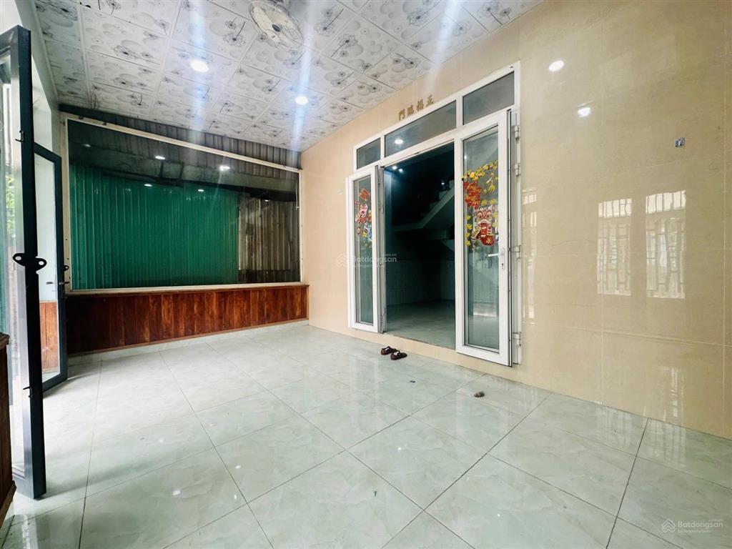 Bán nhà trệt lầu 3p ngủ, xây dựng kiên cố, gần trường võ minh đức. phú thọ, tp thủ dầu một cũ